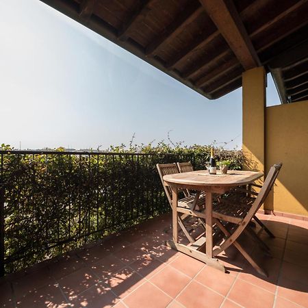 Gardappartamenti - Cascinale With Terrace Дезенцано-дель-Гарда Экстерьер фото